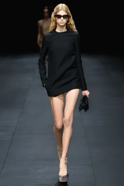Look 11